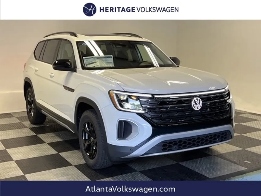 2024 Volkswagen Atlas Peak Edition SEL photo 1