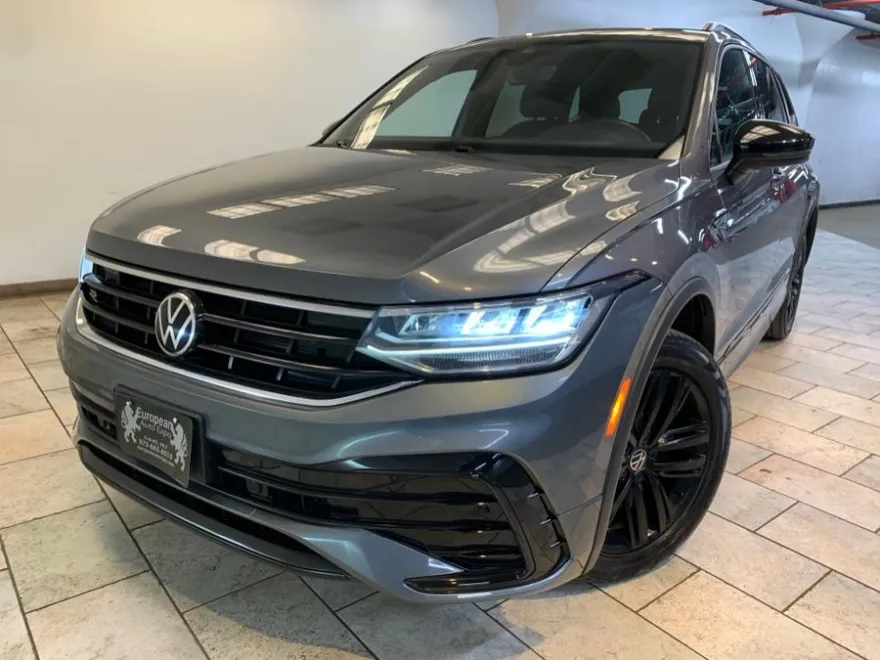 2022 Volkswagen Tiguan SE R-Line Black photo 1
