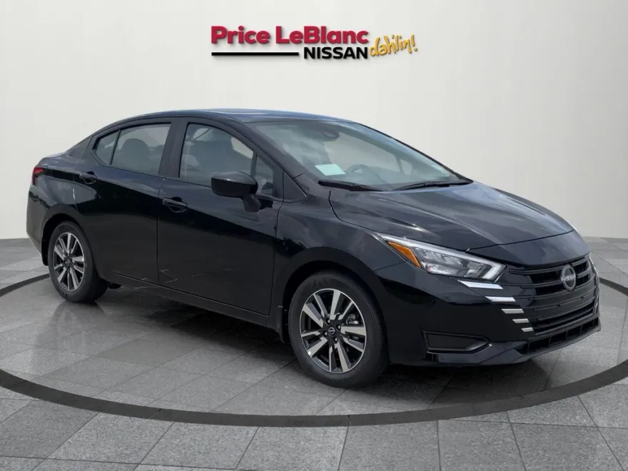 2025 Nissan Versa SV photo 1