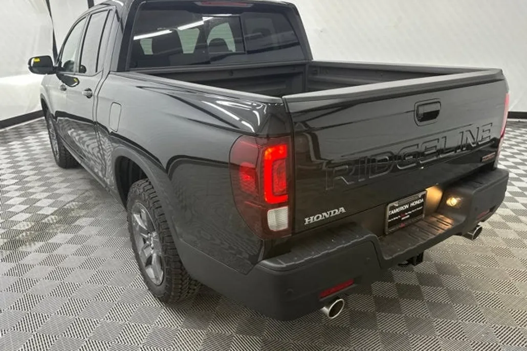2025 Honda Ridgeline TrailSport photo 1