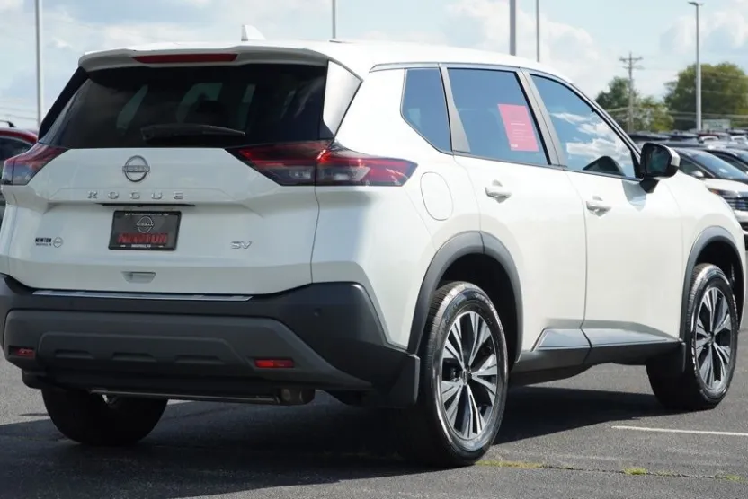 2023 Nissan Rogue SV photo 1