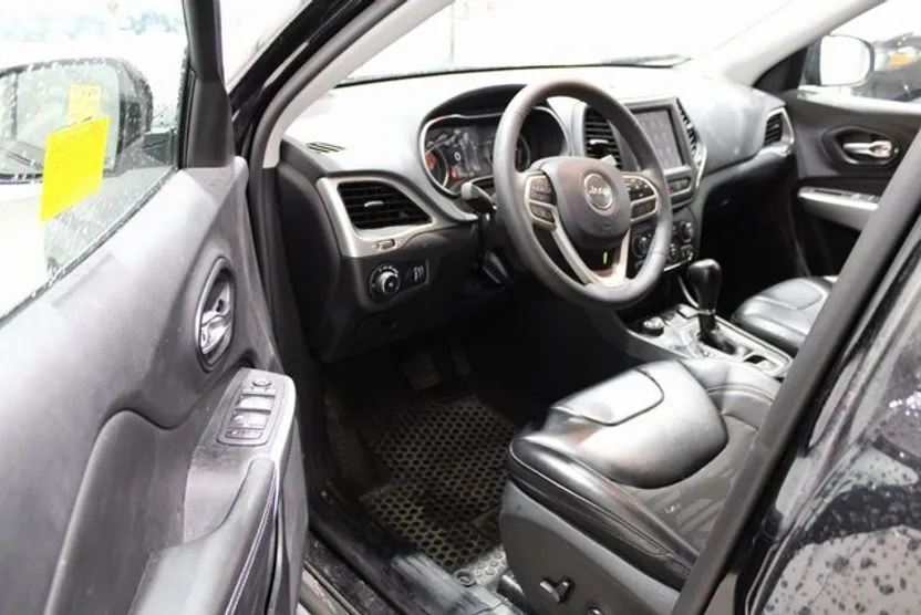 2022 Jeep Cherokee Latitude photo 1