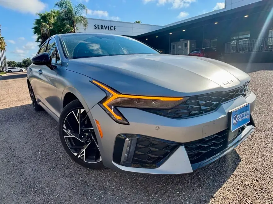 2025 Kia K5 GT-Line photo 1