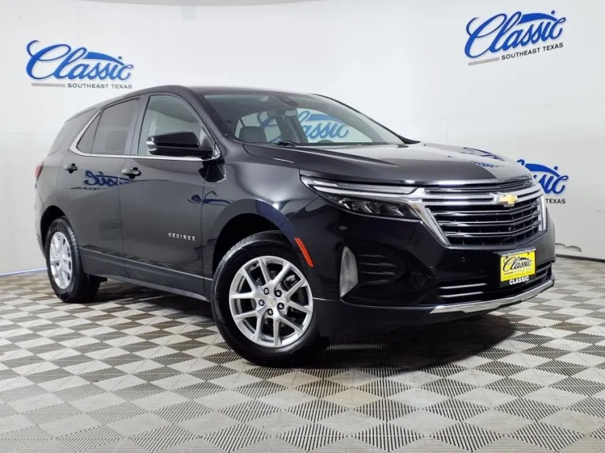 2022 Chevrolet Equinox LT photo 1