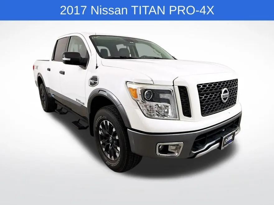 2017 Nissan Titan PRO-4X photo 1