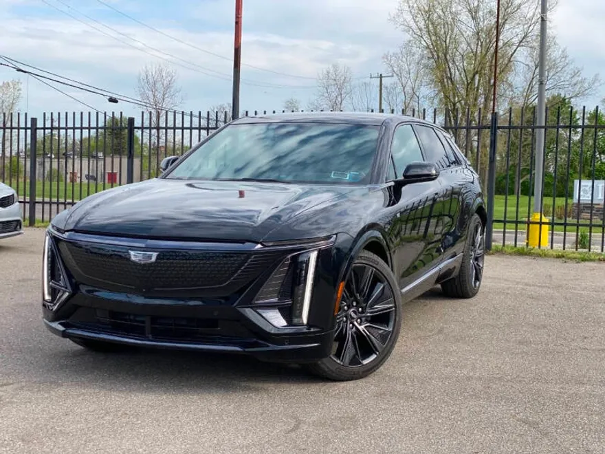 2024 Cadillac Lyriq Sport photo 1