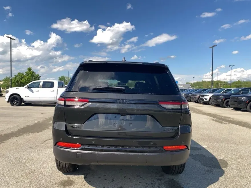 2025 Jeep Grand Cherokee Limited photo 1