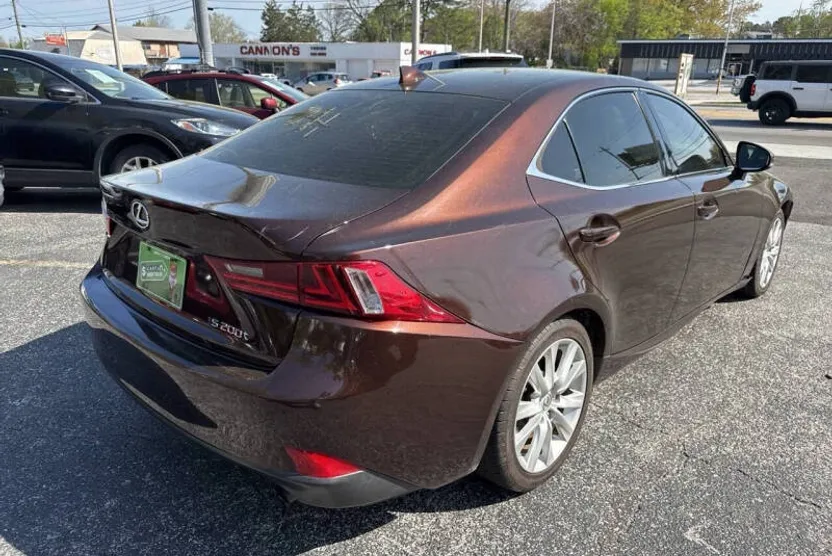 2016 Lexus IS 200t photo 1