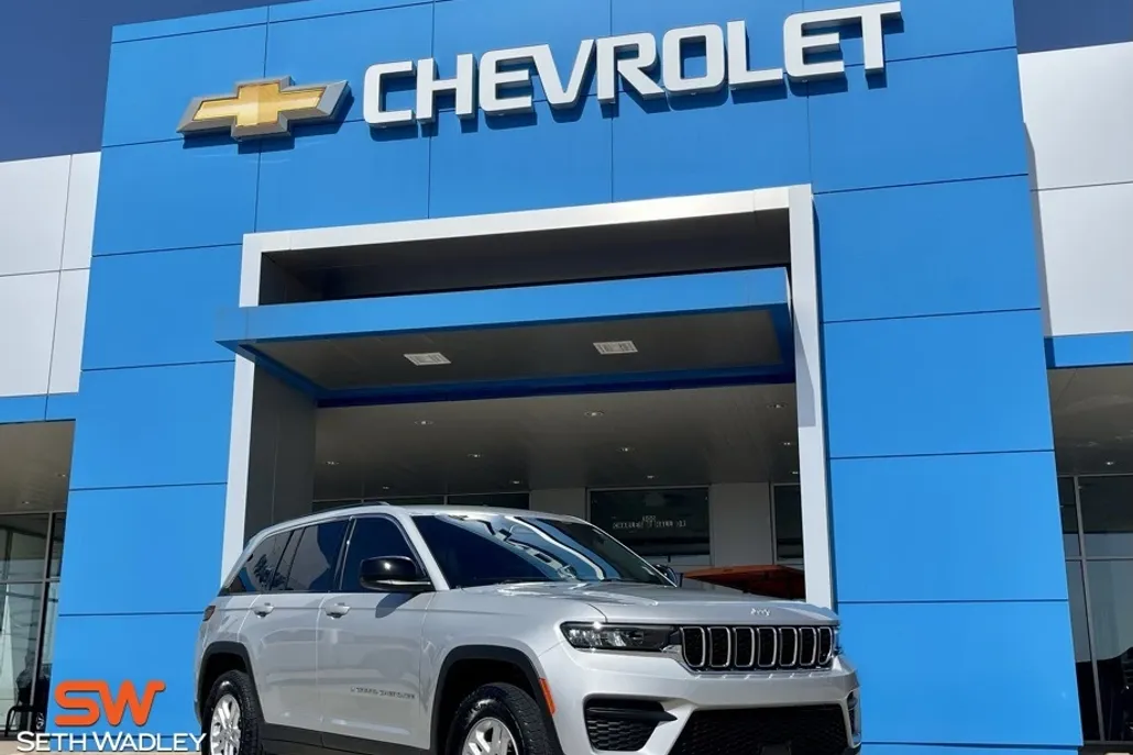 2025 Jeep Grand Cherokee Laredo photo 1
