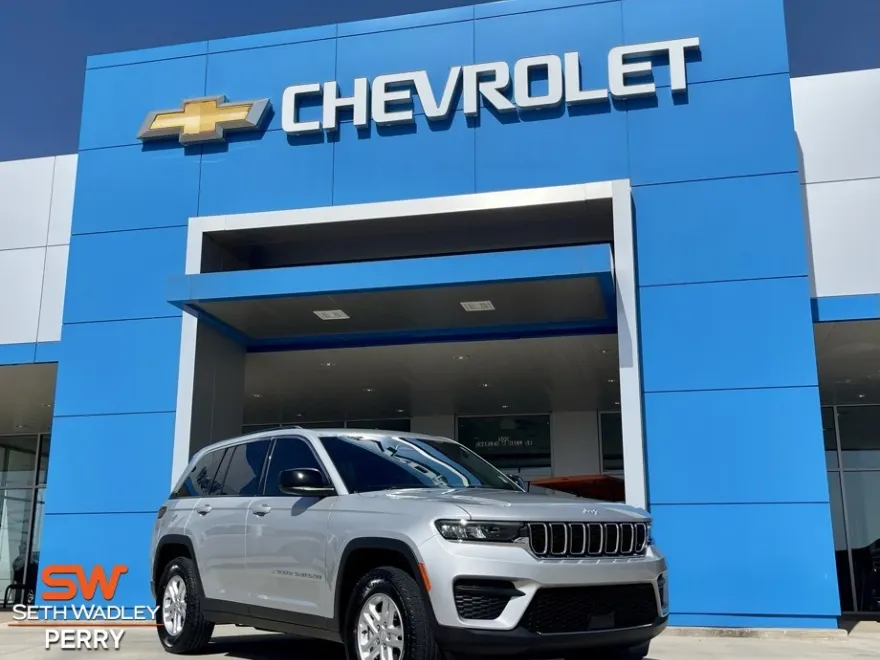 2025 Jeep Grand Cherokee Laredo photo 1