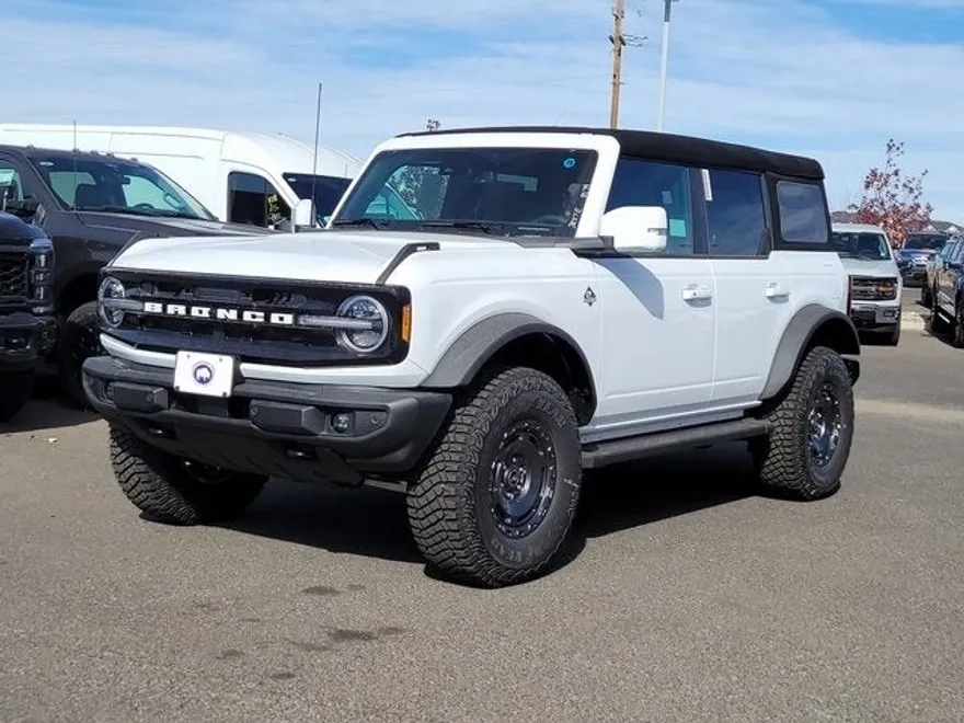 2024 Ford Bronco Outer Banks photo 1