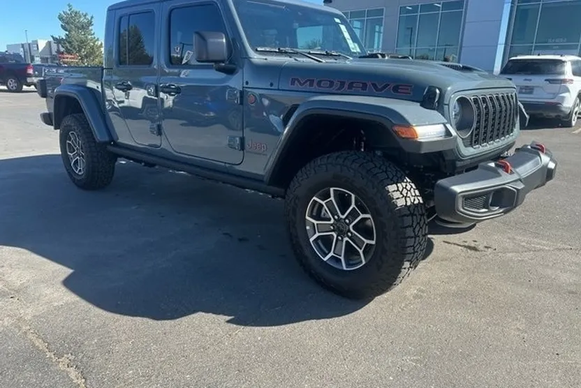 2025 Jeep Gladiator Mojave photo 1