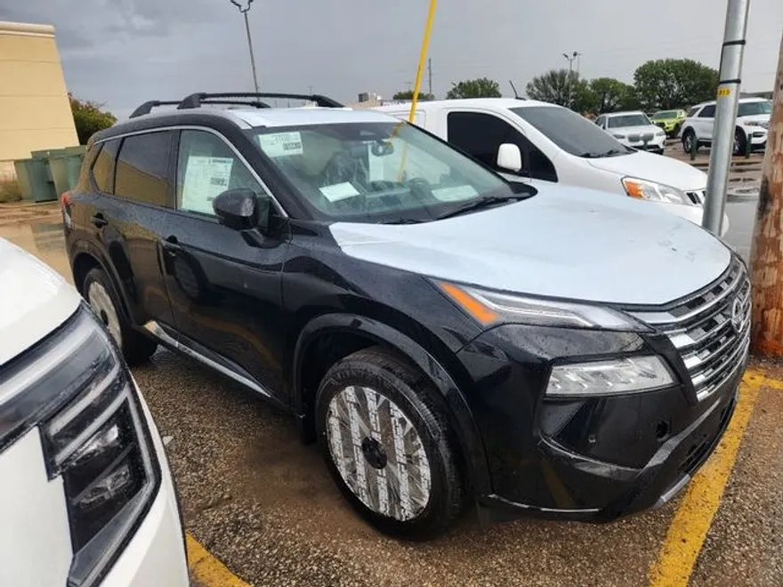 2026 Nissan Rogue Platinum photo 1