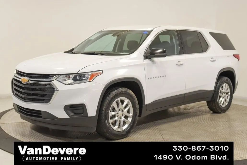 2021 Chevrolet Traverse LS photo 1