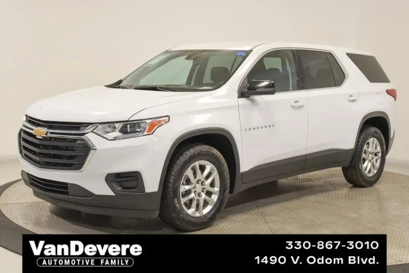 2021 Chevrolet Traverse LS photo 1