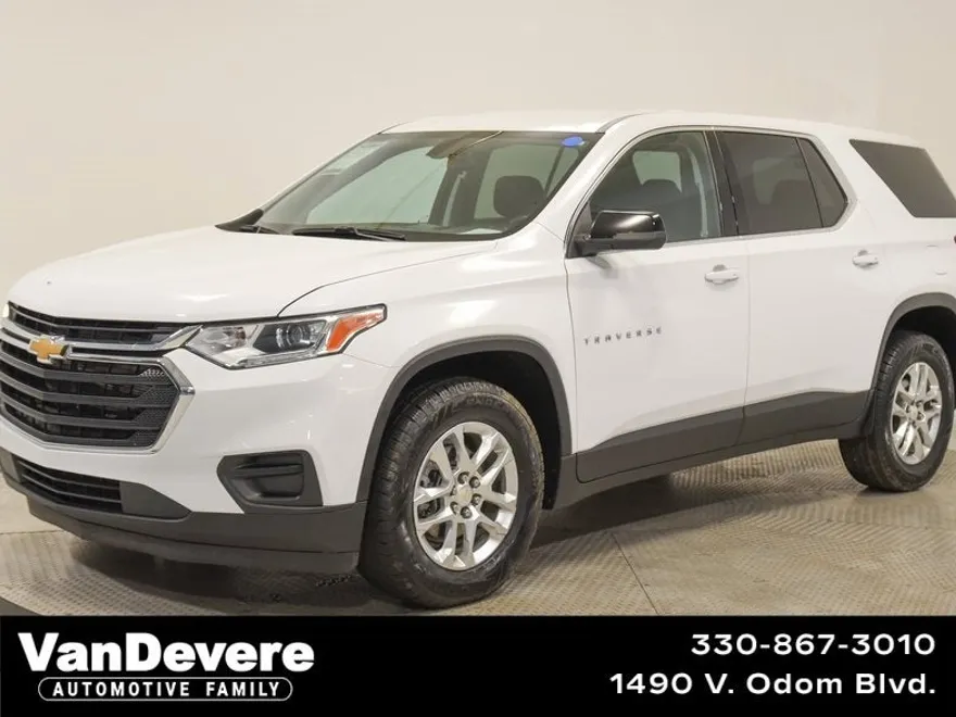 2021 Chevrolet Traverse LS photo 1