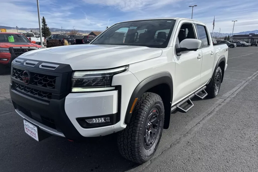 2025 Nissan Frontier PRO-4X photo 1