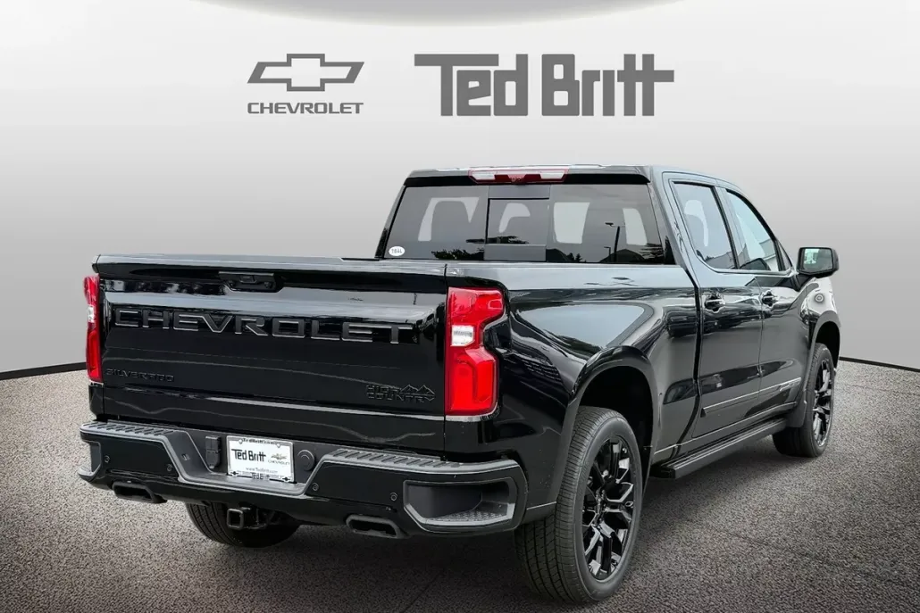 2026 Chevrolet Silverado 1500 High Country photo 1