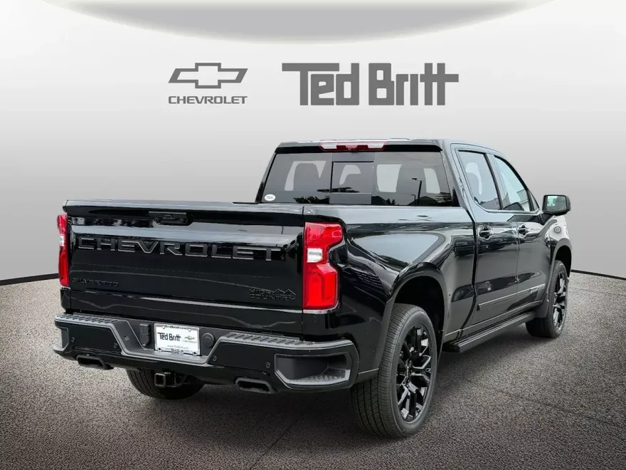 2026 Chevrolet Silverado 1500 High Country photo 1