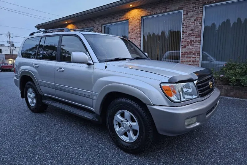 1999 Toyota Land Cruiser photo 1