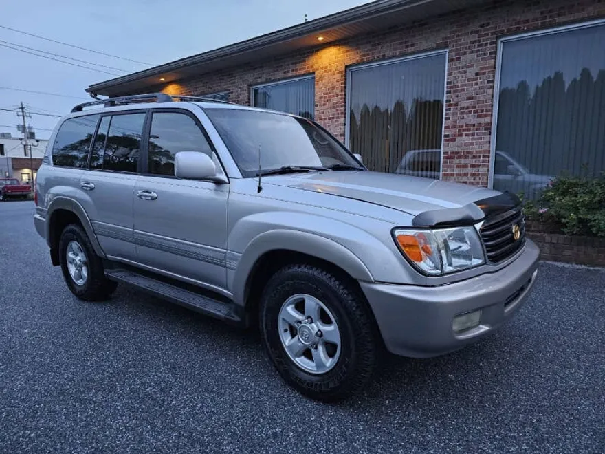 1999 Toyota Land Cruiser photo 1
