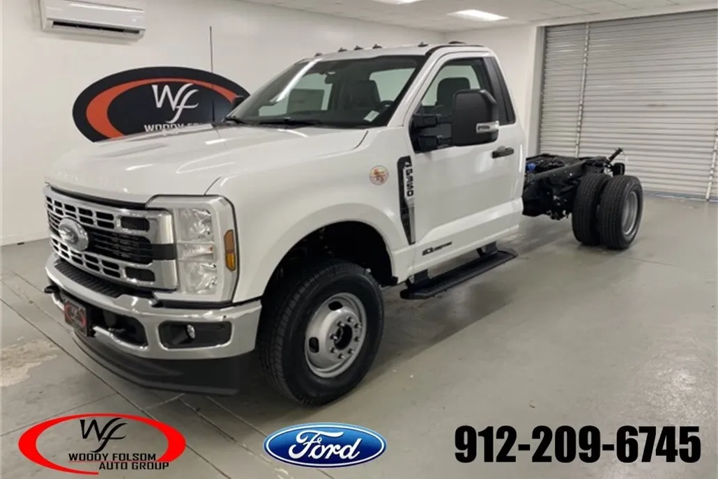 2025 Ford F-350 photo 1