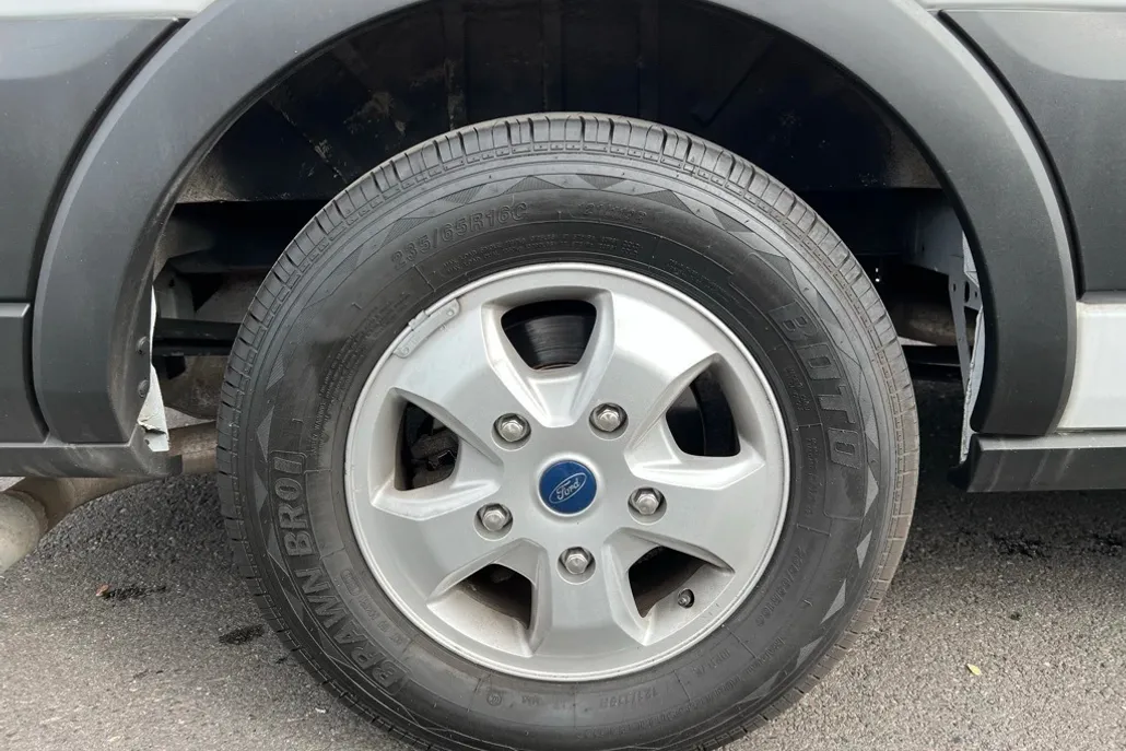 2019 Ford Transit Passenger XLT photo 1