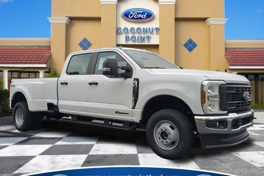 2025 Ford F-350 photo 1