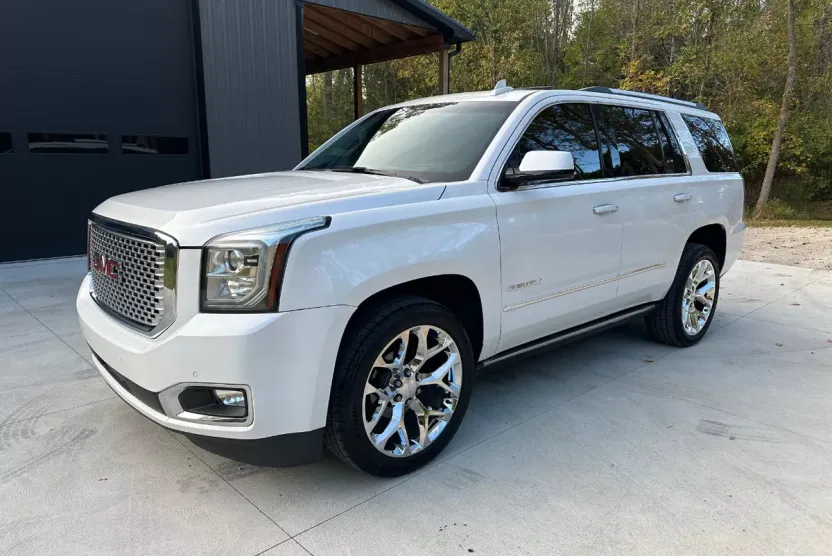 2017 Gmc Yukon Denali photo 1