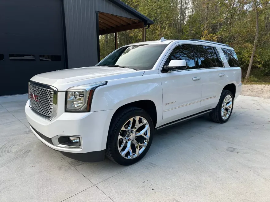 2017 Gmc Yukon Denali photo 1