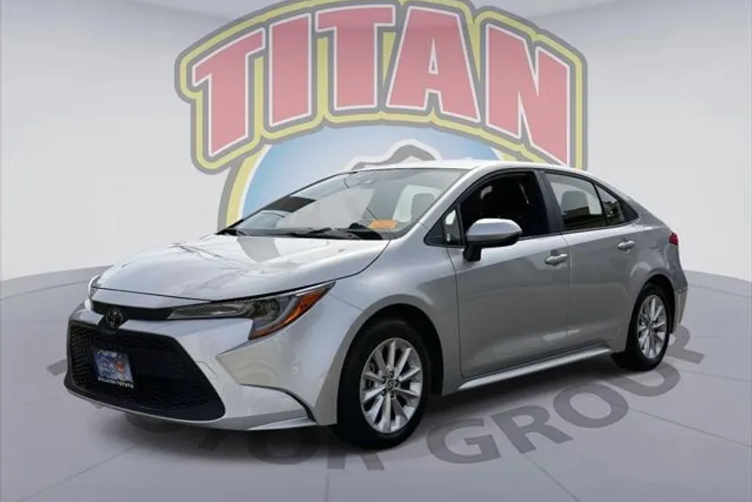 2019 Toyota Corolla LE photo 1