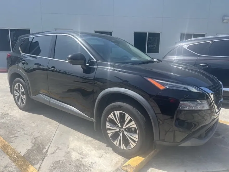 2021 Nissan Rogue SV photo 1