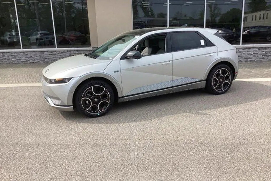 2024 Hyundai Ioniq 5 photo 1