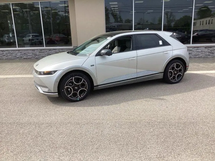 2024 Hyundai Ioniq 5 photo 1
