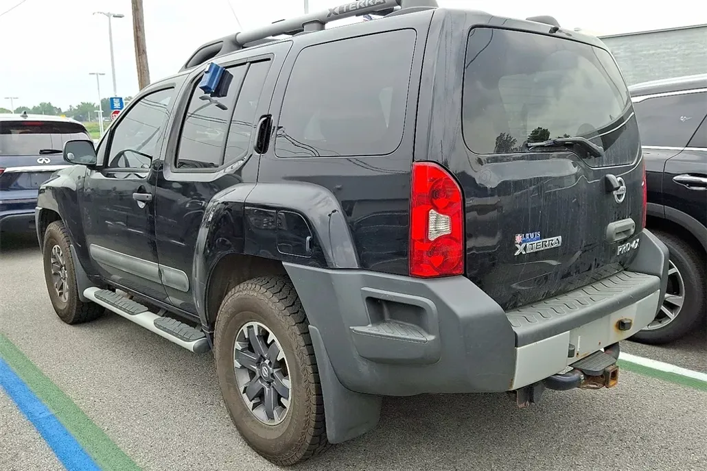 2015 Nissan Xterra PRO-4X photo 1