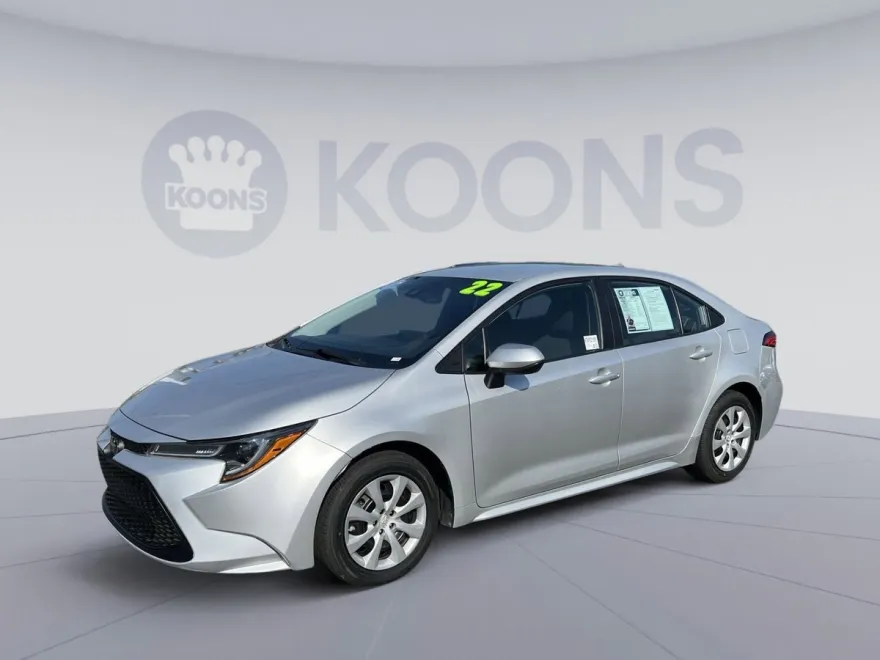 2022 Toyota Corolla LE photo 1