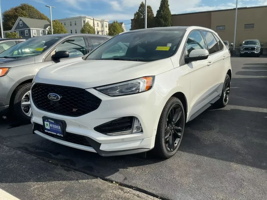 2022 Ford Edge ST photo 1