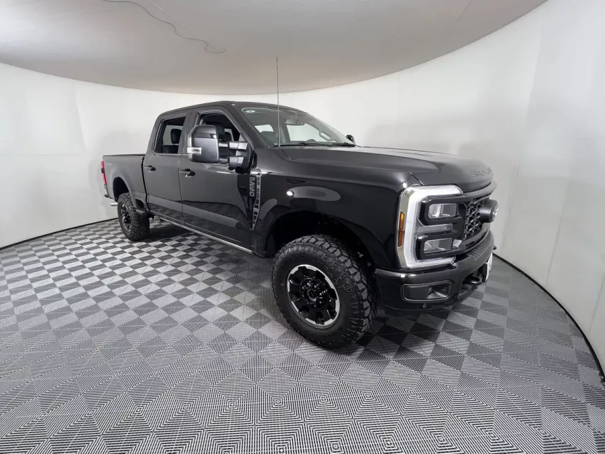 2025 Ford F-250 photo 1