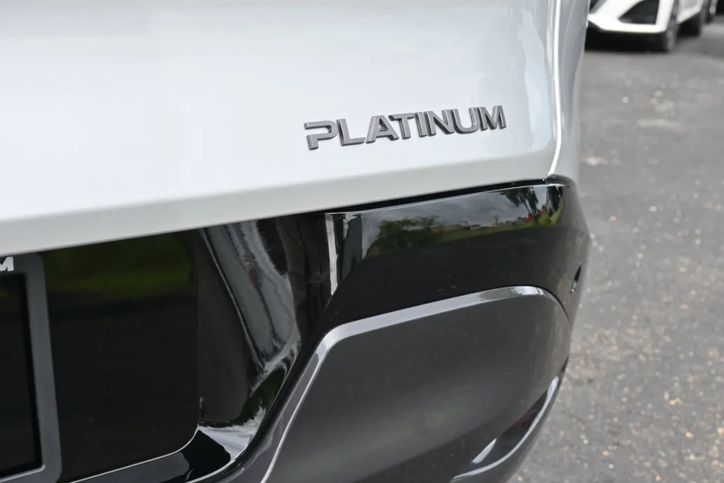 2025 Nissan Murano Platinum photo 1