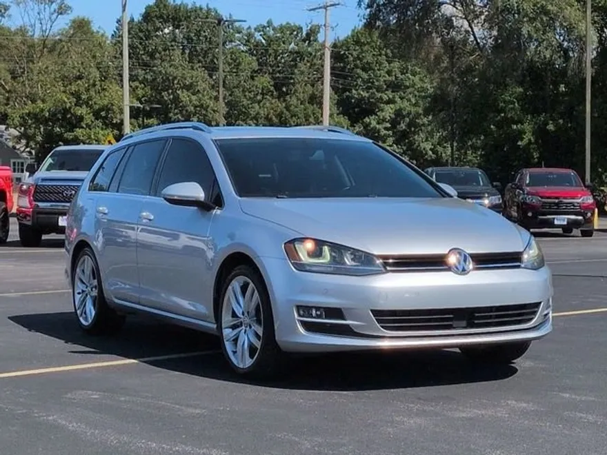 2015 Volkswagen Golf SportWagen TDI S photo 1