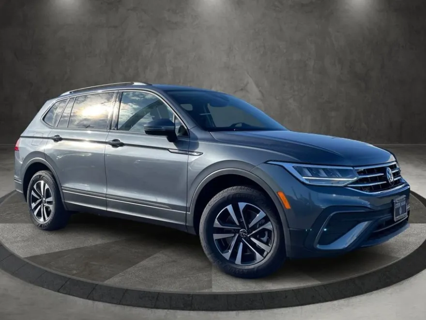2024 Volkswagen Tiguan S photo 1