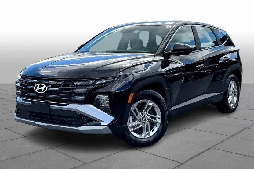 2025 Hyundai Tucson SE photo 1