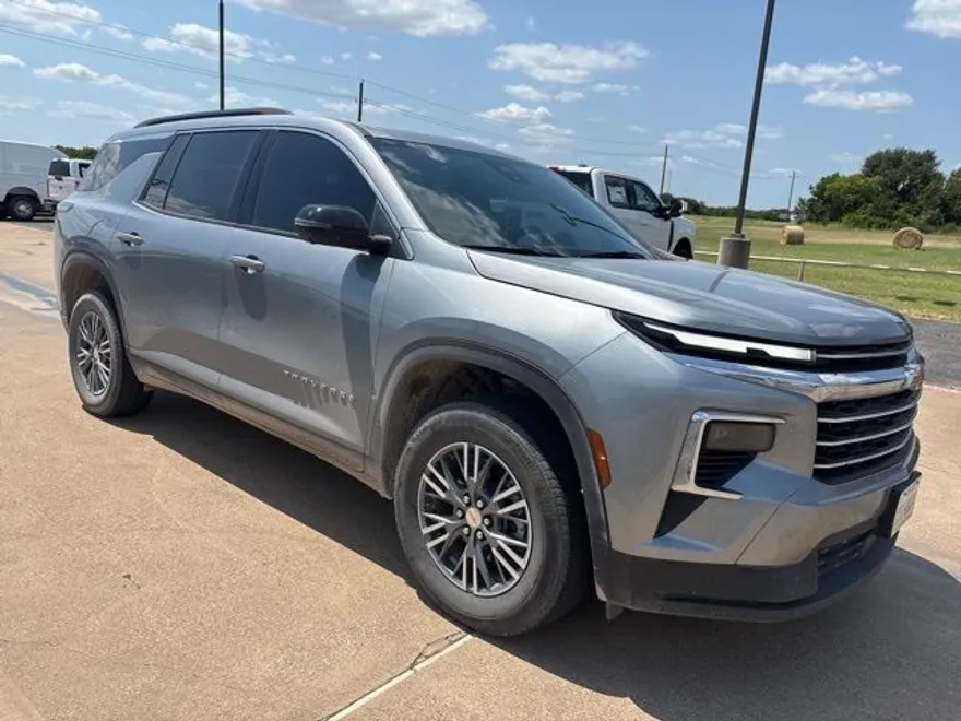 2024 Chevrolet Traverse 1LT photo 1