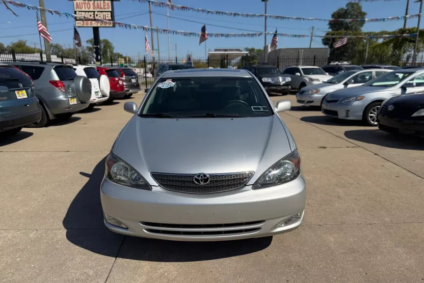 2004 Toyota Camry SE V6 photo 1
