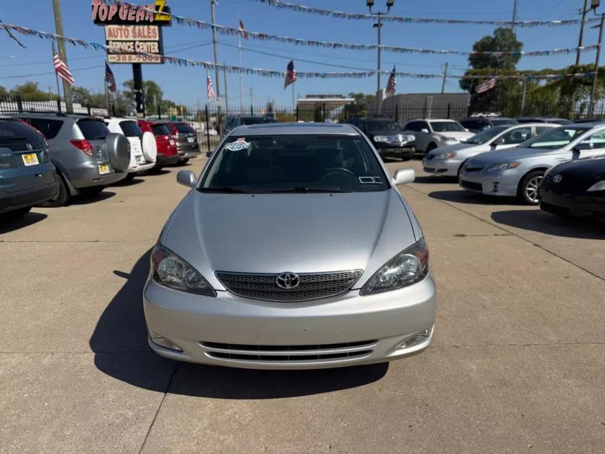 2004 Toyota Camry SE V6 photo 1