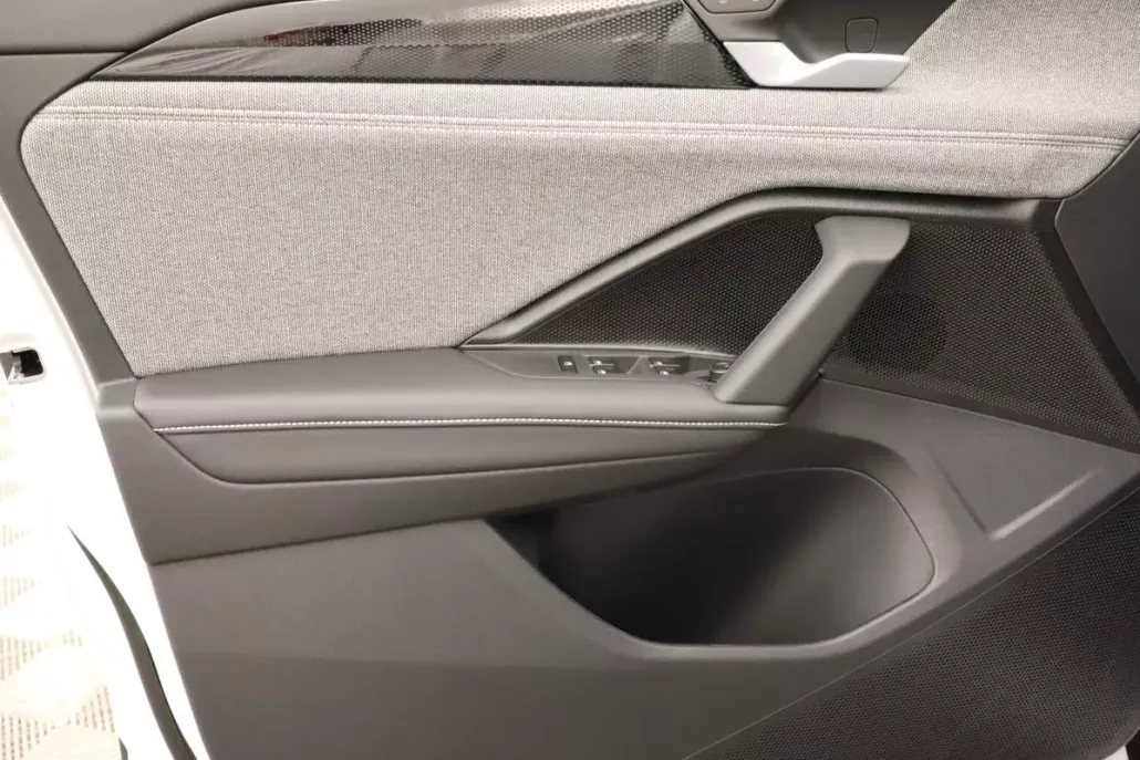 2025 Volkswagen Tiguan S photo 1