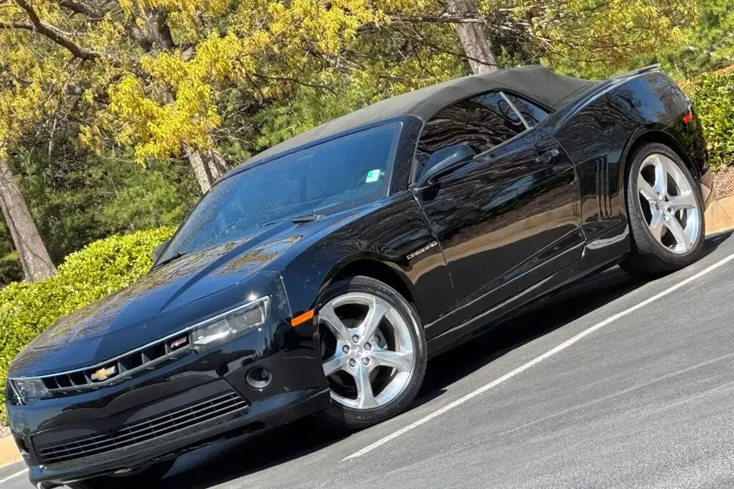 2015 Chevrolet Camaro 2LT photo 1
