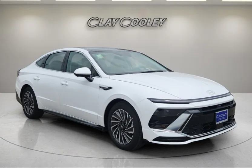 2025 Hyundai Sonata Hybrid Limited photo 1