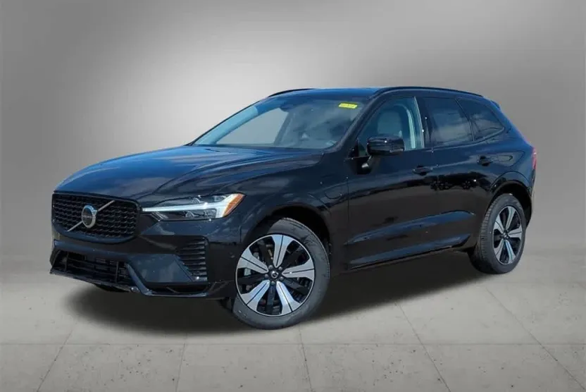 2025 Volvo XC60 Plus T8 photo 1