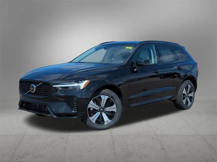 2025 Volvo XC60 Plus T8 photo 1